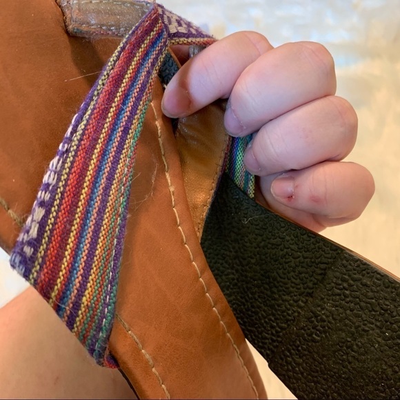 Charles Albert Flip Flops Embroidered Geometric - Picture 6 of 6